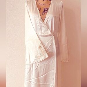 Victoria Secret Bridal Robe (M)